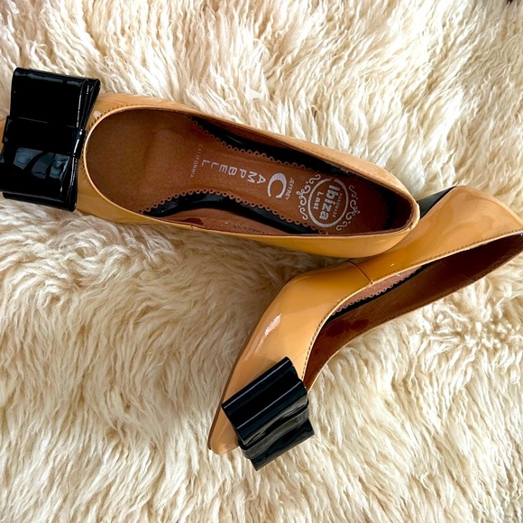 Jeffrey Campbell Ibiza Situation bow heels
Narrow fit
New without tag
Never worn - Picture 3 of 11